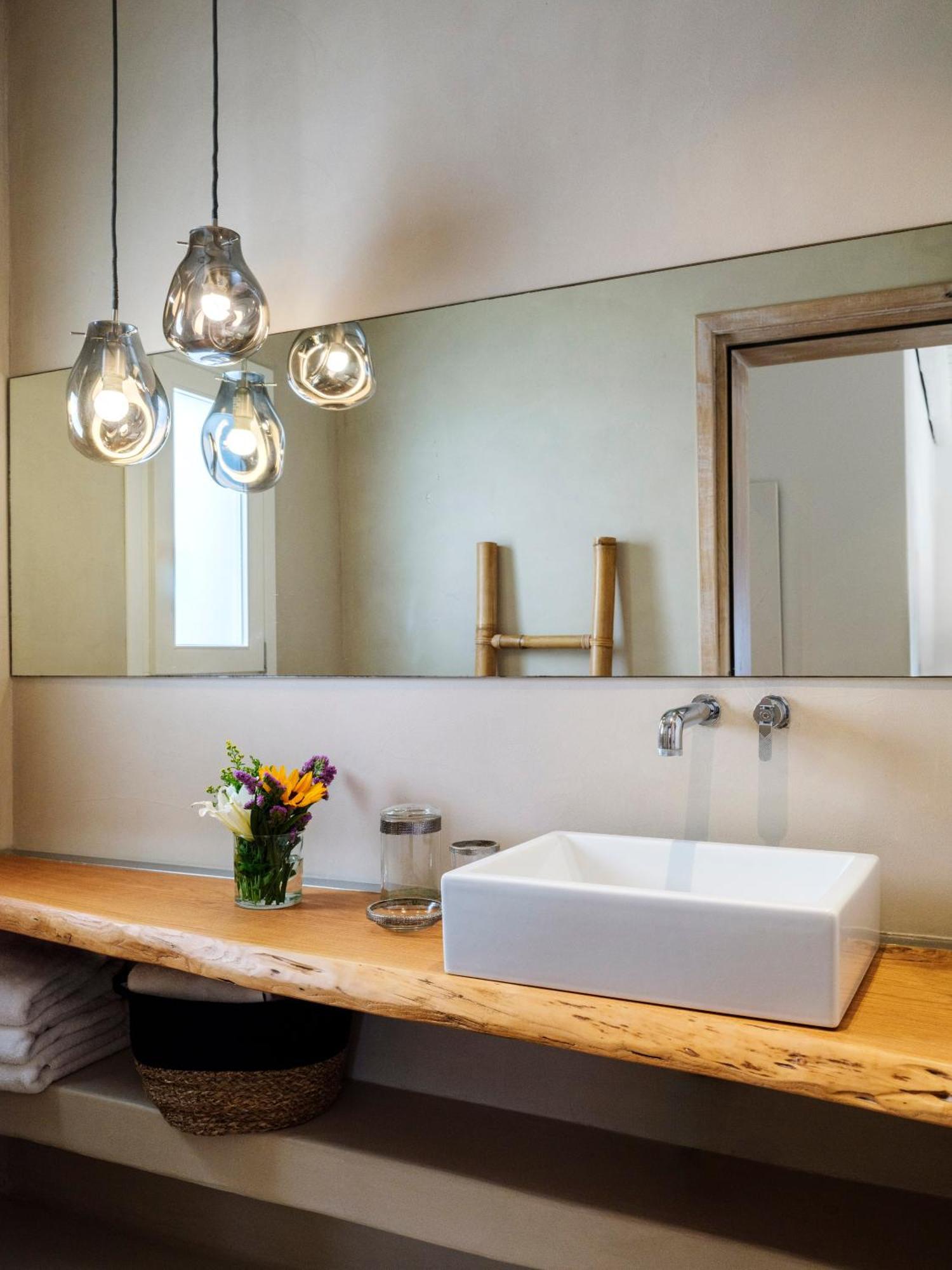V&V Guest House - Luxury Suites Ornos  Exterior photo