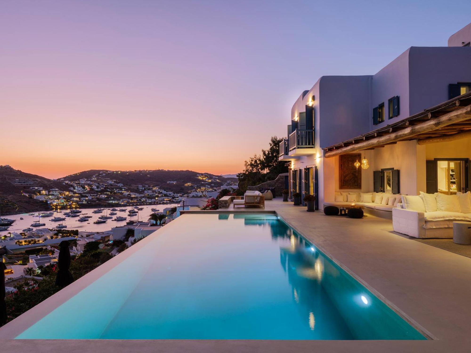 V&V Guest House - Luxury Suites Ornos  Exterior photo