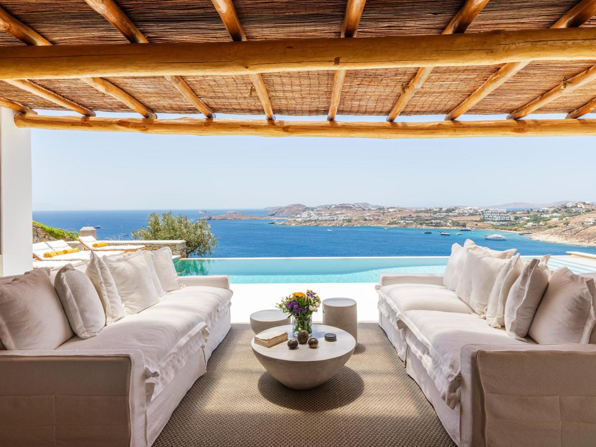 V&V Guest House - Luxury Suites Ornos  Exterior photo