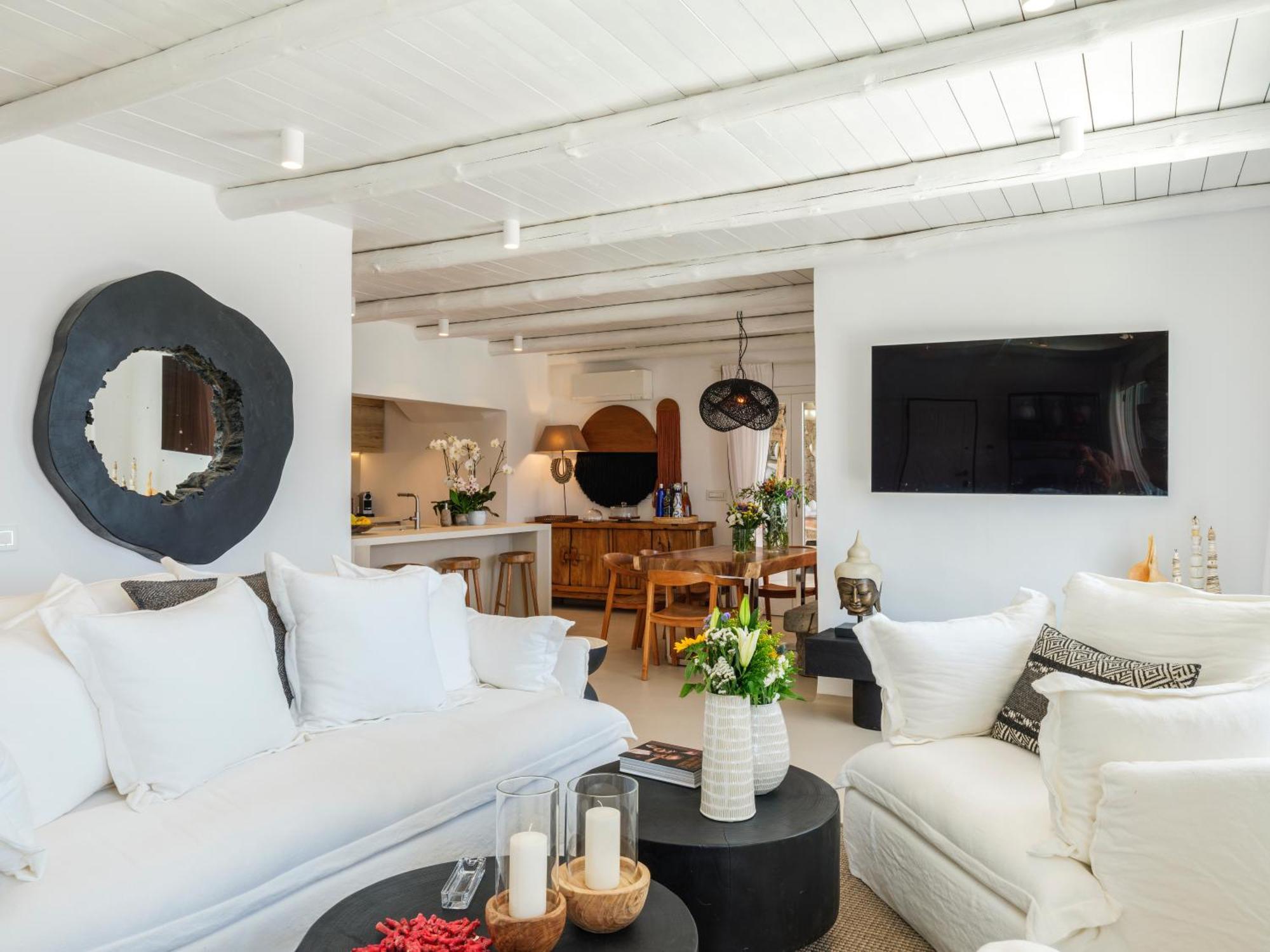 V&V Guest House - Luxury Suites Ornos  Exterior photo