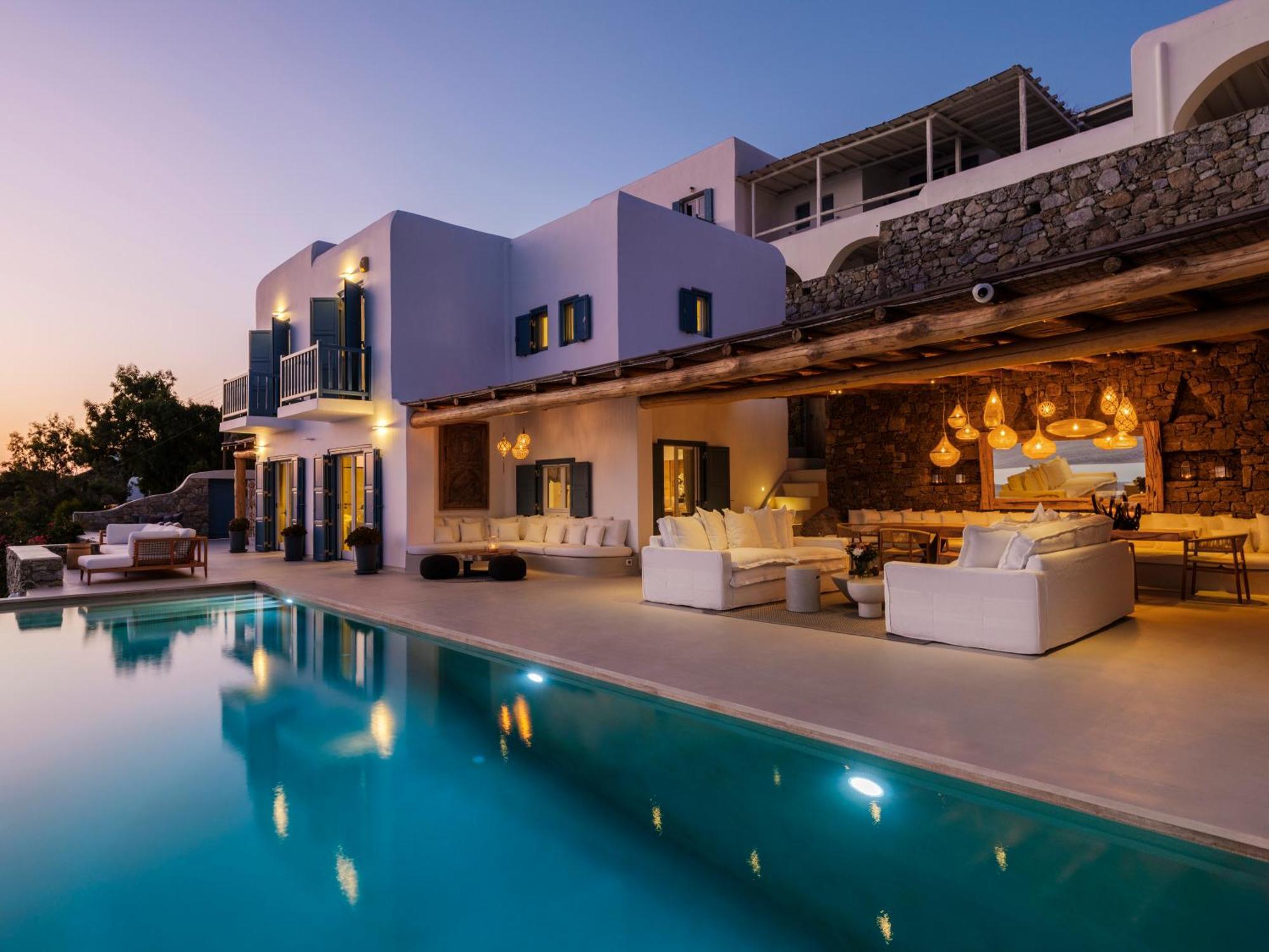 V&V Guest House - Luxury Suites Ornos  Exterior photo