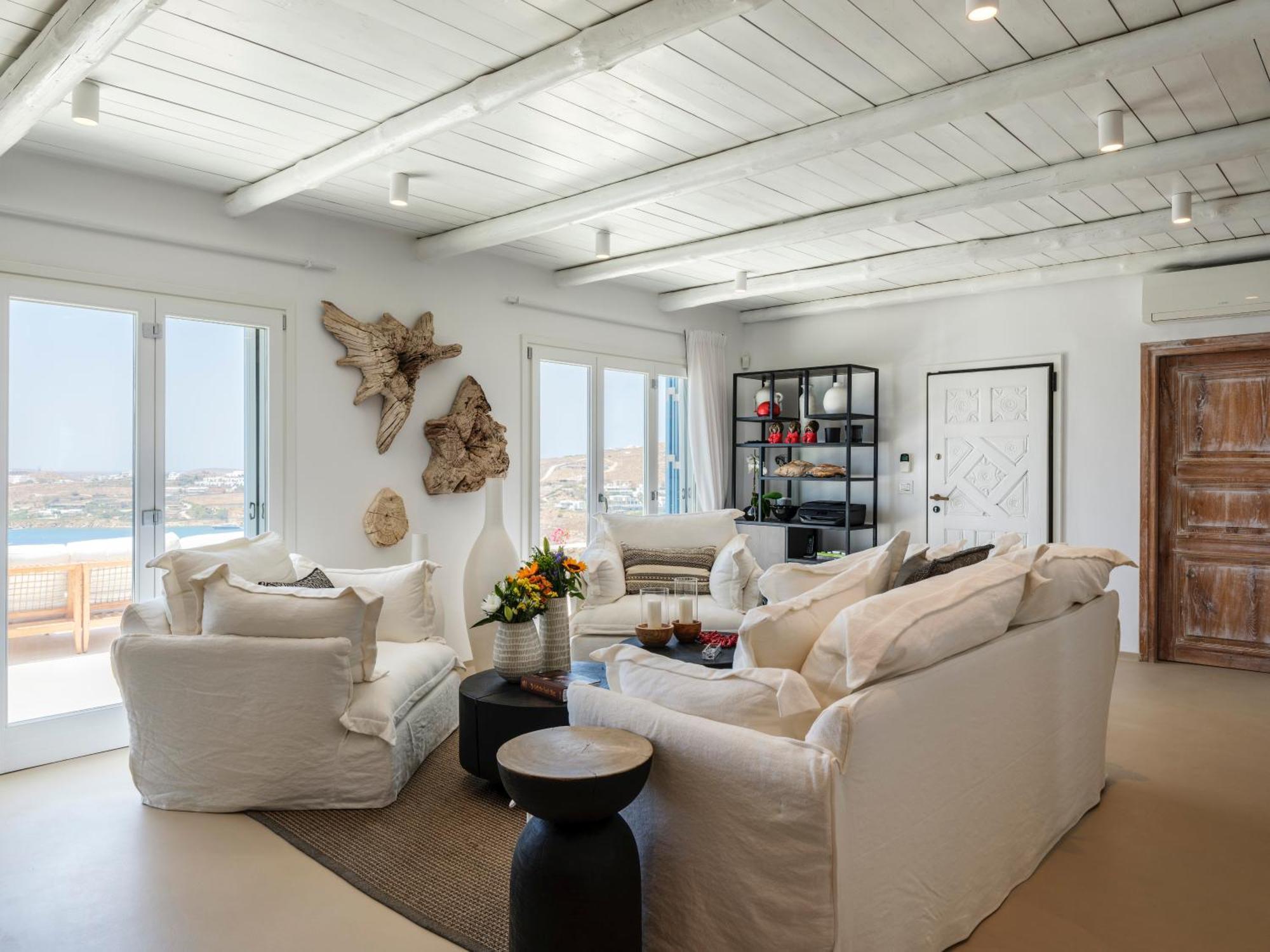V&V Guest House - Luxury Suites Ornos  Exterior photo