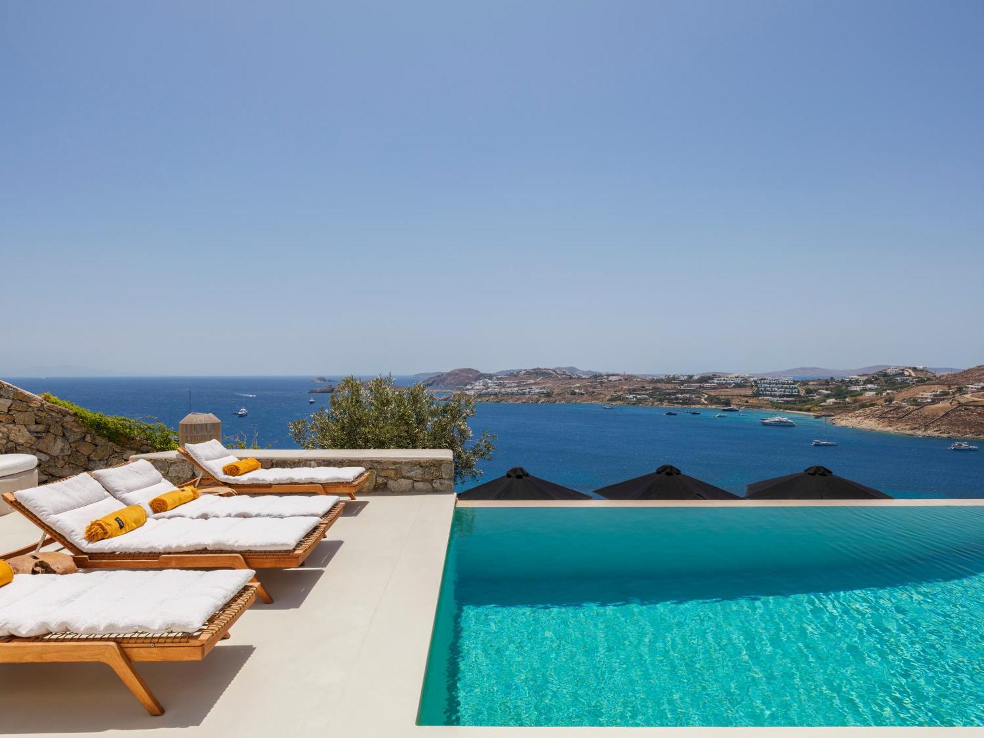 V&V Guest House - Luxury Suites Ornos  Exterior photo